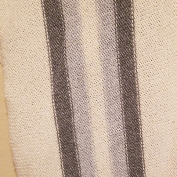 Cream shrug - Picture 2 of 4